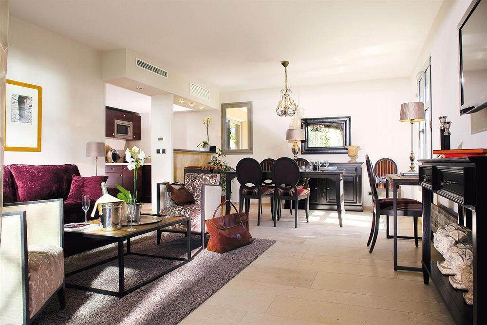 Residence Hoteliere 4 Etoiles Les Mas Du Grand Vallon Mougins Room photo