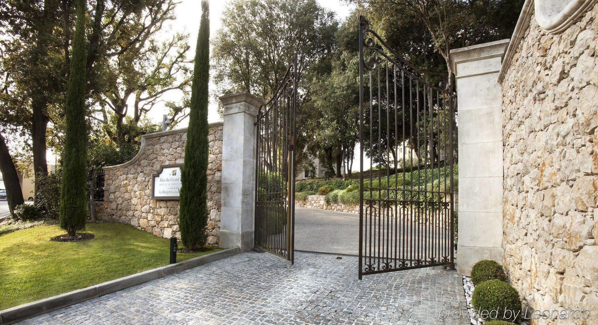 Residence Hoteliere 4 Etoiles Les Mas Du Grand Vallon Mougins Exterior photo